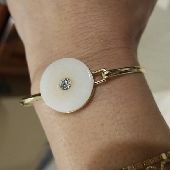 Jewelry - Picture 4 of 5